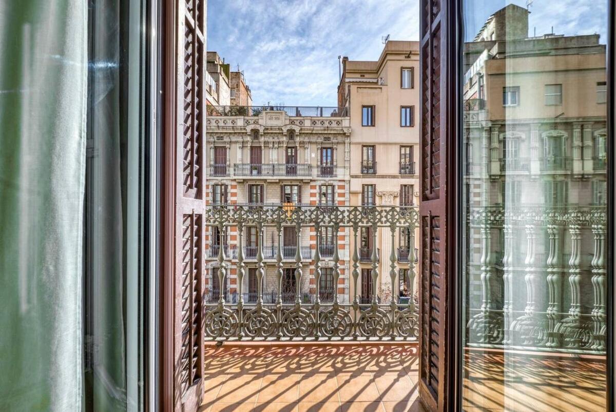 Perfectly Located 4Bed 4Bath Apartment In Barcelona 1 2 Exteriör bild