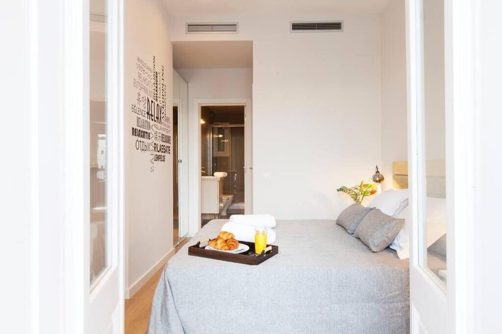 Perfectly Located 4Bed 4Bath Apartment In Barcelona 1 2 Exteriör bild